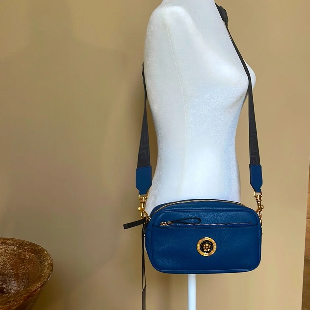 VERSACE NWT LA MEDUSA CALFSKIN BLUE LEATHER CROSSBODY OR BELT BAG MADE IN ITALY - Picture 12 of 16